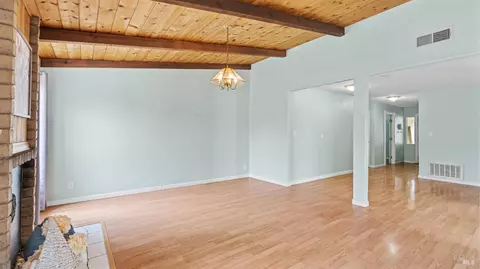 Living - 1442 Granada St, Vallejo, CA 94591 photo 2 of 3