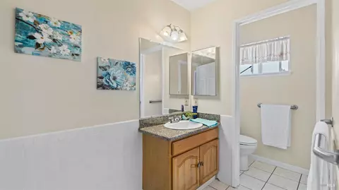 Bath - 1442 Granada St, Vallejo, CA 94591 photo 2 of 4
