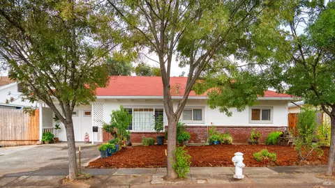 130 Elm St, Cloverdale, CA 95425