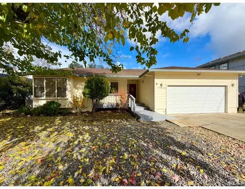 19900 Mountain Mdw S, Hidden Valley Lake, CA 95467