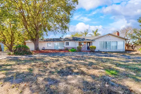 2085 Fulton Rd, Santa Rosa, CA 95403