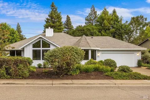 314 Greens Dr, Healdsburg, CA 95448