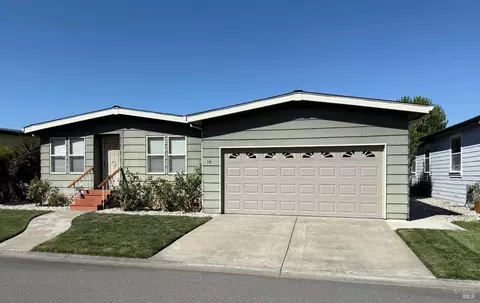 1945 Piner Rd #16, Santa Rosa, CA 95403