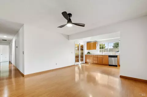 Living - 175 Temelec Cir, Sonoma, CA 95476 photo 7 of 8