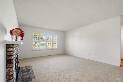 Living - 175 Temelec Cir, Sonoma, CA 95476 photo 3 of 8