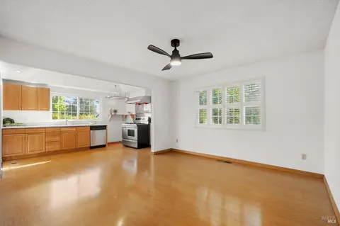 Living - 175 Temelec Cir, Sonoma, CA 95476 photo 6 of 8