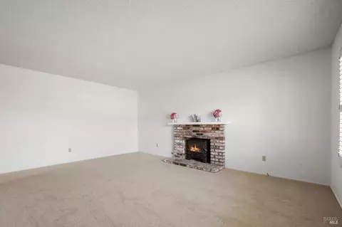 Living - 175 Temelec Cir, Sonoma, CA 95476 photo 5 of 8
