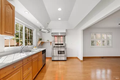 Kitchen - 175 Temelec Cir, Sonoma, CA 95476 photo 5 of 5