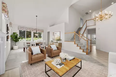 Living - 1109 Jennifer Ln, Windsor, CA 95492 photo 3 of 9