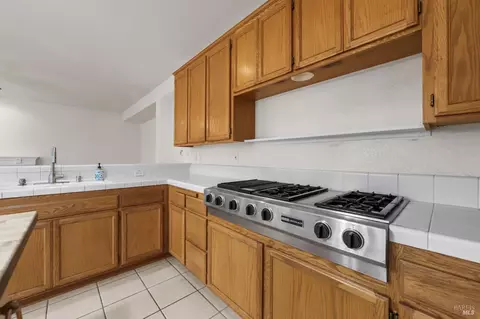 Kitchen - 1109 Jennifer Ln, Windsor, CA 95492 photo 2 of 3