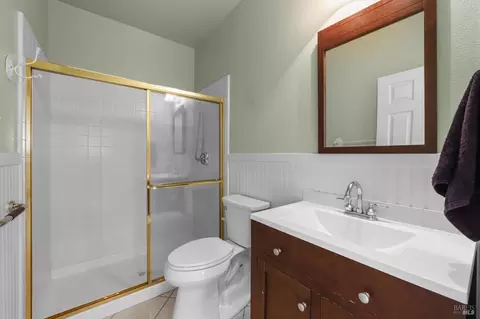 Bath - 1109 Jennifer Ln, Windsor, CA 95492 photo 1 of 3