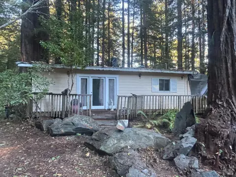 11 Huckleberry Hts, Cazadero, CA 95421