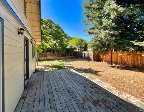 Exterior - 804 E Gobbi St, Ukiah, CA 95482 photo 4 of 4