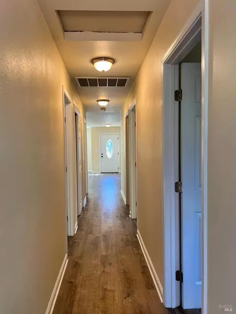 Entry Way - 804 E Gobbi St, Ukiah, CA 95482 photo 1 of 1
