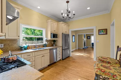 Kitchen - 1121 Rutherford Rd, Napa, CA 94558 photo 6 of 6