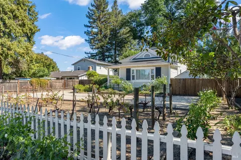 Exterior - 1121 Rutherford Rd, Napa, CA 94558 photo 8 of 18