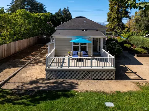 Exterior - 1121 Rutherford Rd, Napa, CA 94558 photo 6 of 18