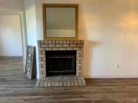 Living - 105 Devonwood, Hercules, CA 94547 photo 3 of 7