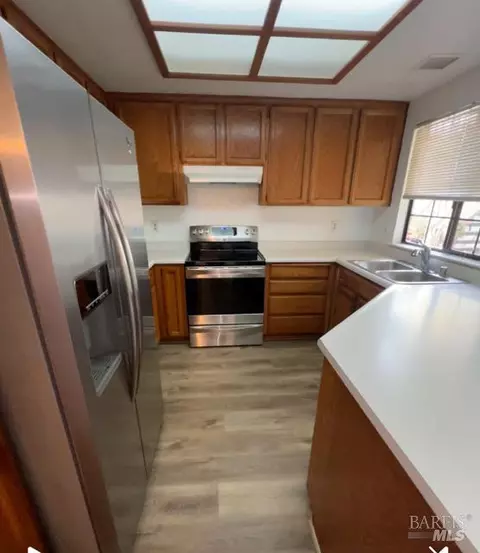 Kitchen - 105 Devonwood, Hercules, CA 94547 photo 3 of 4