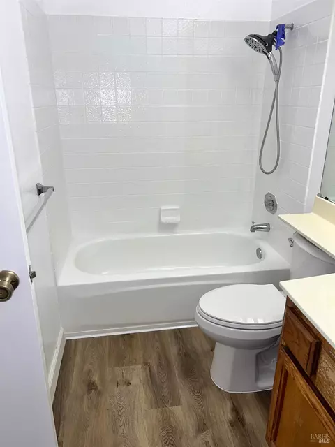 Bath - 105 Devonwood, Hercules, CA 94547 photo 1 of 3