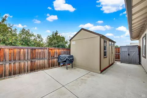 Exterior - 970 Camelia Dr, Dixon, CA 95620 photo 11 of 12