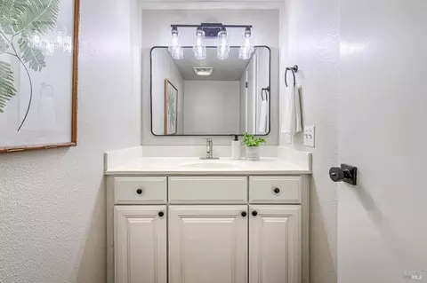 Bath - 2 Fielding Cir, Mill Valley, CA 94941 photo 1 of 8