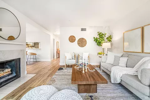 2 Fielding Cir, Mill Valley, CA 94941