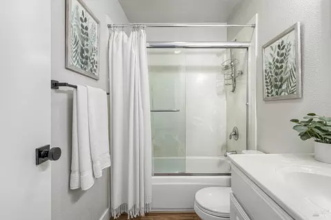 Bath - 2 Fielding Cir, Mill Valley, CA 94941 photo 7 of 8