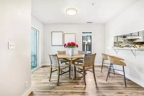 Dining - 2 Fielding Cir, Mill Valley, CA 94941 photo 2 of 3