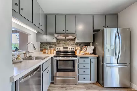 Kitchen - 2 Fielding Cir, Mill Valley, CA 94941 photo 1 of 5
