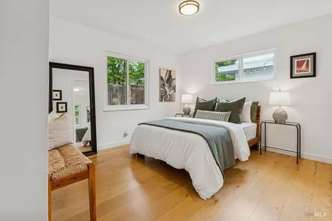 Bedroom - 82 Meadow Dr, Mill Valley, CA 94941 photo 3 of 6