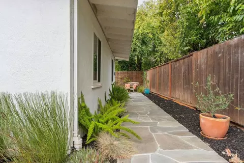 Exterior - 82 Meadow Dr, Mill Valley, CA 94941 photo 6 of 12
