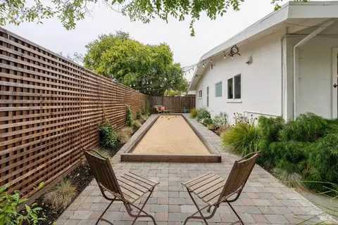 Exterior - 82 Meadow Dr, Mill Valley, CA 94941 photo 8 of 12