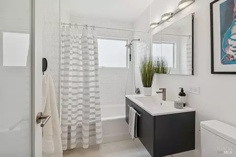Bath - 82 Meadow Dr, Mill Valley, CA 94941 photo 1 of 4