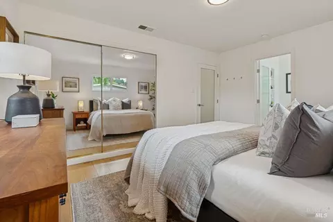 Bedroom - 82 Meadow Dr, Mill Valley, CA 94941 photo 6 of 6