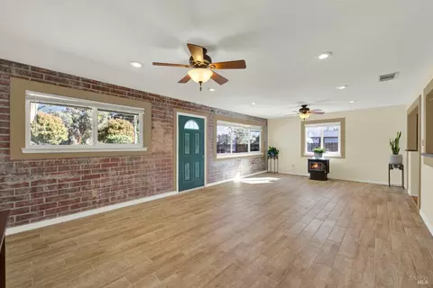 Living - 4650 Udell Rd, Vacaville, CA 95688 photo 2 of 8