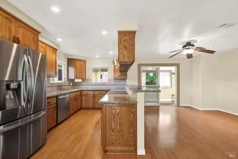 Kitchen - 4650 Udell Rd, Vacaville, CA 95688 photo 2 of 7