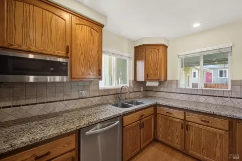 Kitchen - 4650 Udell Rd, Vacaville, CA 95688 photo 5 of 7