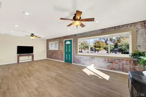Living - 4650 Udell Rd, Vacaville, CA 95688 photo 3 of 8