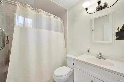Bath - 4650 Udell Rd, Vacaville, CA 95688 photo 1 of 3