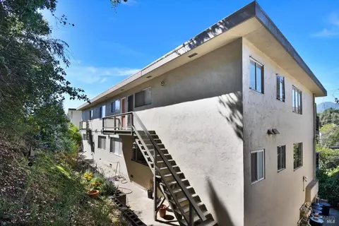 Exterior - 17 Roque Moraes Ct, Mill Valley, CA 94941 photo 3 of 4