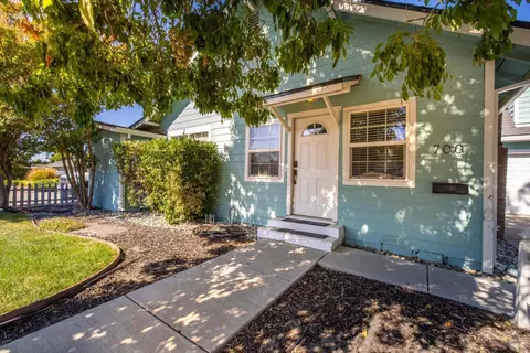 700 W A St, Dixon, CA 95620 photo 6