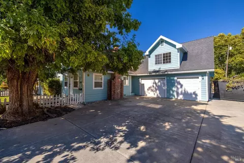 700 W A St, Dixon, CA 95620 photo 2