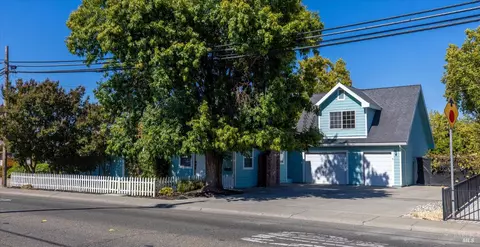 700 W A St, Dixon, CA 95620 photo 3