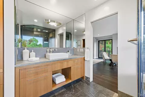 Bath - 205 Elinor Ave, Mill Valley, CA 94941 photo 2 of 8