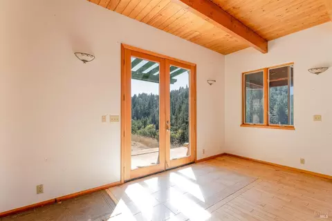 4070 Williams Ranch Rd, Willits, CA 95490 photo 3