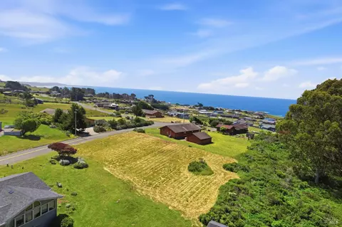 317 Los Santos Dr, Bodega Bay, CA 94923