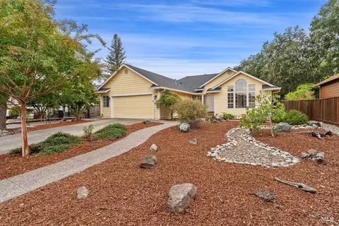 6167 Tamara Ln, Windsor, CA 95492