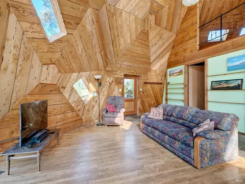 Living - 2333 Guntley Rd, Philo, CA 95466 photo 3 of 5
