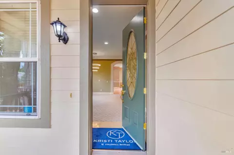 1101 Rochioli Dr, Windsor, CA 95492